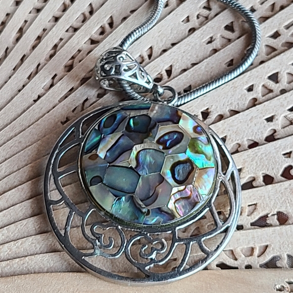 Vintage Jewelry - Vintage Silver and Iridescent Abalone Necklace